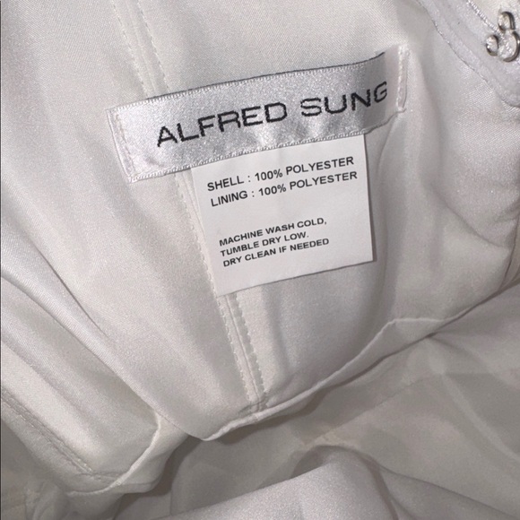 NEW Alfred Sung Strapless Ivory Satin Trumpet Gown SZ 6 - Picture 4 of 10